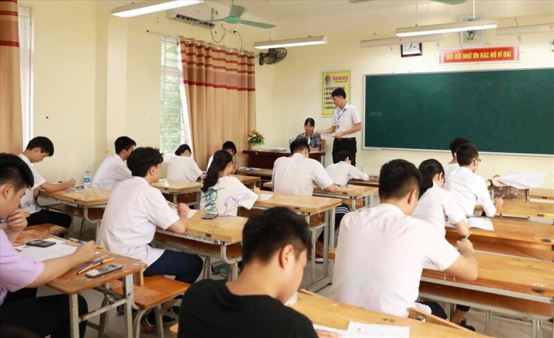 Đề thi Giữa kì 1 Địa lí lớp 11 năm 2021 có ma trận (7 đề) (ảnh 2)