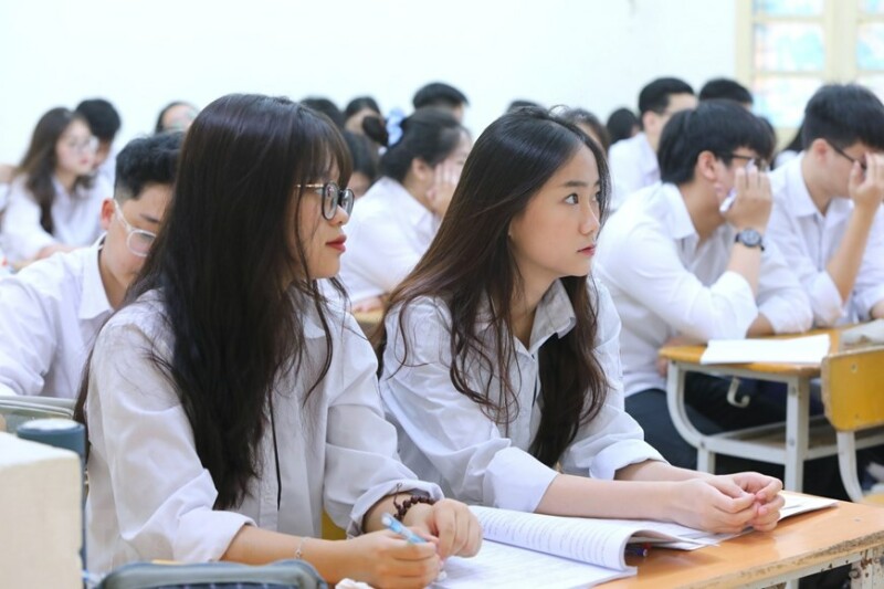 Bộ 21 Đề thi Tiếng Anh lớp 11 Giữa học kì 1 năm 2021 tải nhiều nhất (ảnh 3)